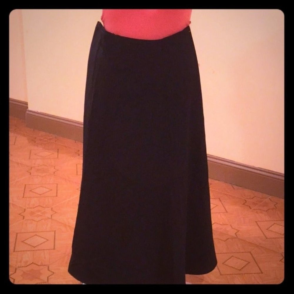 Mandee black maxi skirt size 11 NWOT